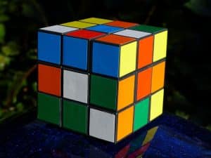 Comment calculer le volume d'un cube : méthodologie et exemples pratiques